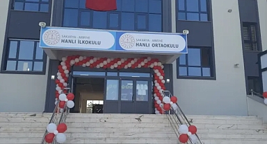 Arifiye Hanlı İlkokulu ve Ortaokulu İlk Sahiplerini Ağırlıyor.