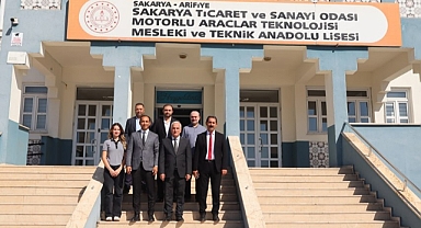 Arifiye İlçe Milli Eğitim Müdürü SATSO Motorlu Araçlar MTAL'i Ziyaret Etti!