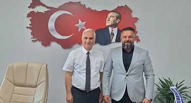 MHP Arifiye İlçe Teşkilatı’ndan Milli Eğitim Müdürü Ali Dere’ye Ziyaret