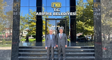 AK Parti Siirt Milletvekili Mervan Gül, Arifiye Belediyesi’ni Ziyaret Etti