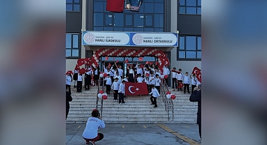 Hanlı İlköğretim Okulu’nda Cumhuriyet Coşkusu Zirve Yaptı!