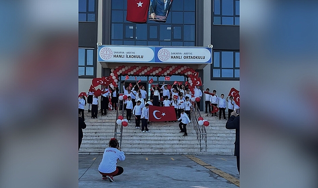 Hanlı İlköğretim Okulu’nda Cumhuriyet Coşkusu Zirve Yaptı!