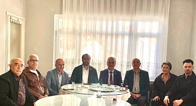 Muhtarlardan CHP Arifiye İlçe Başkanlığı’na Anlamlı Ziyaret
