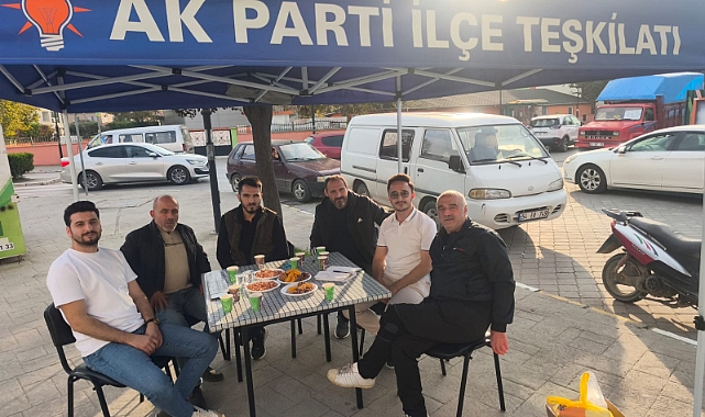 AK Gençlik Arifiye Meydanında Yoğun İlgi Gördü
