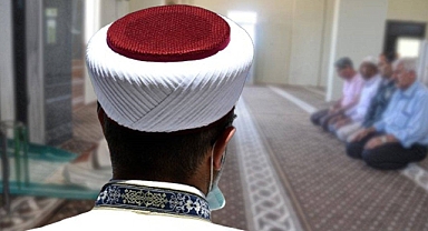 Ferizli’de Şok Olay: İmamı Taşla Darp Etti!