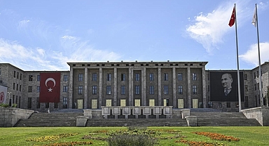 Sakarya Heyeti Gazi Meclis’te ve Bakanlıkta Önemli Temaslarda Bulundu!