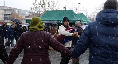 Adapazarı’nda Doluya Rağmen Hamsi Festivali Coşkusu