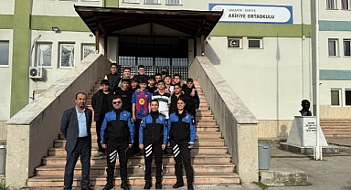 Arifiye Ortaokulu’nda Öğrencilere Emniyetten Güvenlik Eğitimi
