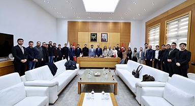 Sakarya'da Türkiye Yüzyılı Vizyonu: Gençlere Yeni Merkezler ve Salonlar