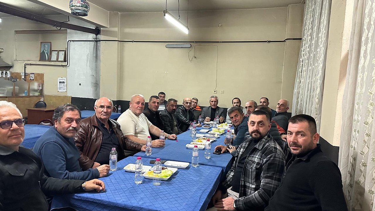 Arifiye Muhtarlar Derneği Hacı Köy’de Toplandı: 2026 Planlaması ve Mahalle Sorunları Ele Alındı