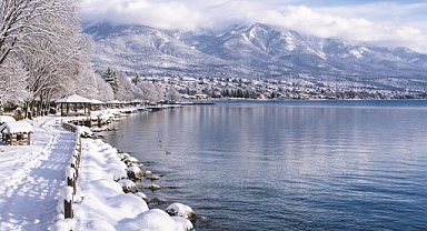 Kar Manzarası Umut Verdi: Sapanca Gölü Yakından Takipte