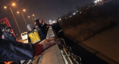 Komşu İlçe Erenler’de İntihar Vakası: Alkollü Şahıs Köprüye Çıktı 