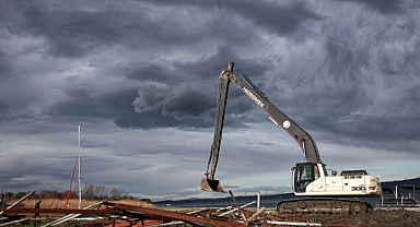 Sapanca Gölü Nefes Aldı: 6 Kilometrelik Sahilde Kaçak Yapılar Kaldırıldı