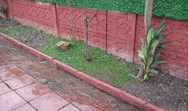 Şehit Mutlu Saydam Caddesi’nden Taşan Lağım Suları Evlere Giriyor