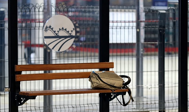 Arifiye’de Şüpheli Çanta Alarmı! Kontrollü Patlatma Yapıldı!