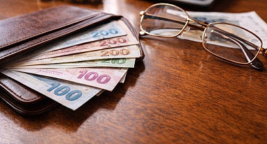 Geçim Sıkıntısı Raporu Harekete Geçirdi: Emekli Maaşı Yeniden Masada!