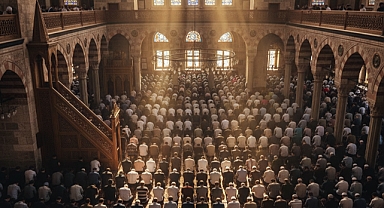 Sakarya’da İlk Cuma Coşkusu: Camilerde İğne Atılsa Yere Düşmedi