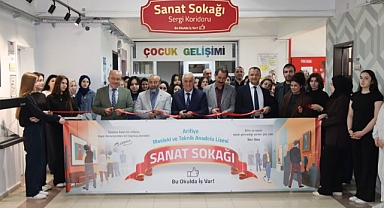 Arifiye MTAL’de Sanat Rüzgarı: “Sanat Sokağı” Öğrencilerle Hayata Geçti