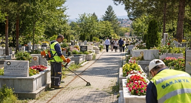Büyükşehir Belediyesi Mezarlıkları Bayrama Hazırlıyor: Tüm Ekipler Görev Başında 
