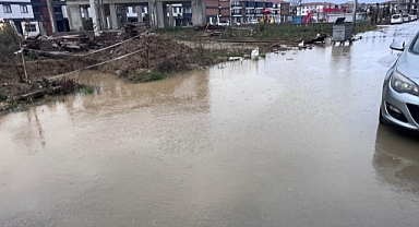 Fatih Mahallesi’nde Yağmur Kabusu: Yine Yol Sorunu!