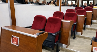 Sakarya Büyükşehir Meclisinde Dikkat Çeken Görüntü: CHP Sıraları Boş