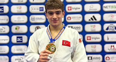 Sakarya’nın Gururu: Mustafa Berat Şimşek Avrupa’da Şampiyon!