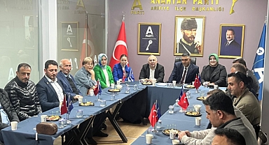 Arifiye’de Anahtar Parti Temasları! İlçe Teşkilatları Bir Araya Geldi!