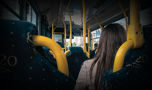  Arifiye'de Dolmuşta Silahlı Tehdit İddiası! Yolcular Panik Yaşadı