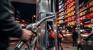 İndirim Bir Gece Sürdü: Akaryakıtta Zam Fırtınası!