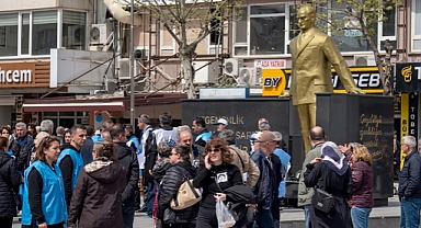 Sakarya'da Okullar Boş Kaldı: Binlerce Öğretmen Eylemde!