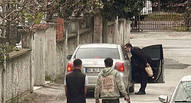 Sakarya'da Şok Görüntü! Çocuklar Silahla Dolaşıyor!