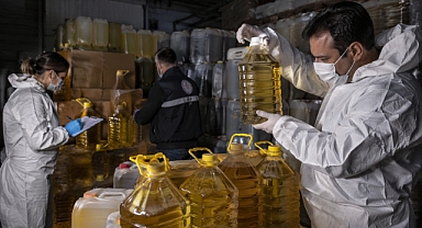 Sofralara Girecekti, Denetime Takıldı! Sakarya’da 2 Bin 850 Litre Sahte Yağ Ele Geçirildi