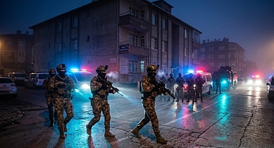 Türkiye Genelinde FETÖ Operasyonu! 19 Şüpheli Gözaltında!