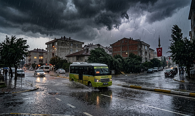 Arifiye’de Hava Sertleşiyor! Gökgürültülü Sağanak Geliyor.