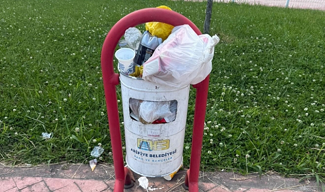 Arifiye Fatih Mahallesi Sağlık Parkı'nda Çöp Tepkisi