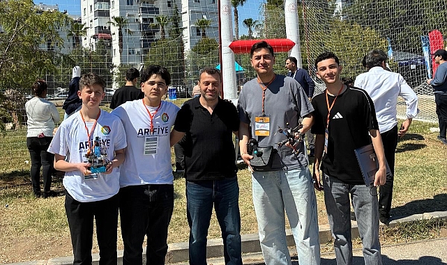 Arifiye’yi Gururlandıran Başarı! Gençler Robot Yarışmasında İlçeyi Temsil Etti