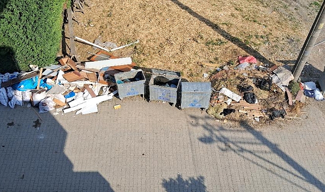 Vatandaşlar Uzun Süredir Biriken Atıklara Çözüm Bekliyor!