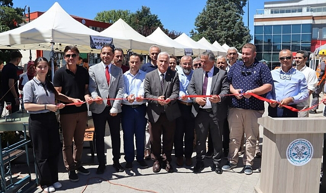 Arifiye'de Mesleki Eğitim Sergisi Kent Meydanı'nda Kapılarını Açtı