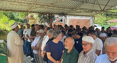 Erenler'in Sevilen Esnafı Fehmi Çapa Hayatını Kaybetti: Mahalle Yasta