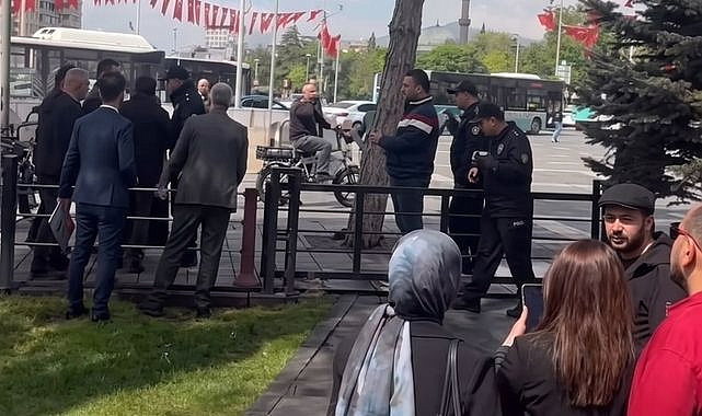 Arifiye Neviye Mahallesi’nde Elektrik Çilesi: Voltaj Düşüklüğü Cihazları Bozdu, Vatandaş Tepkili!
