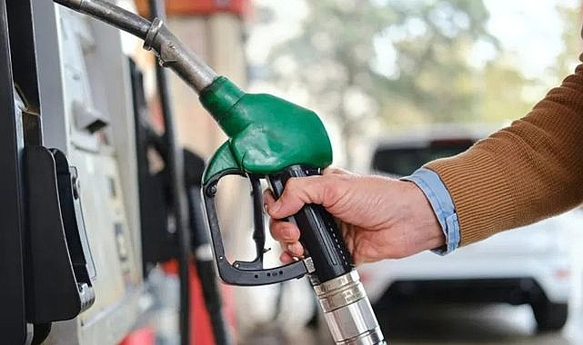 Akaryakıtta Tarihi Zam Beklentisi: Fiyatlar Gece Yarısı Sil Baştan Değişiyor