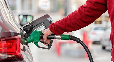 Akaryakıtta Eşel Mobil Son Buluyor: Kasım Ayında Benzin ve Motorine Yeni Zam Yolda
