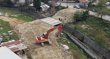 Arifiye’de Mahalleleri Birleştiren Stratejik Köprüde Sona Doğru: Ulaşım Ağı Güçleniyor