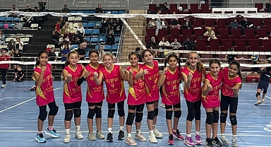 Cumhuriyet Bayramı Coşkusunda Arifiye Rüzgârı: Sakarya Netspor Turnuvada Çifte Şampiyon Oldu!